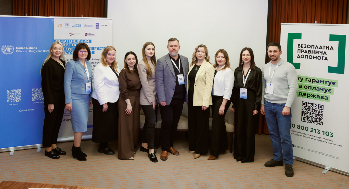 How standards for assisting victims of human trafficking are developed